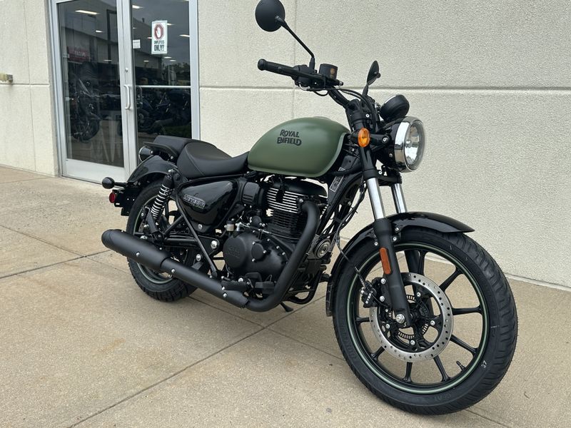 2023 Royal Enfield METEOR 350 in a FIREBALL MATTE GREEN exterior color. Cross Country Powersports 732-491-2900 crosscountrypowersports.com 