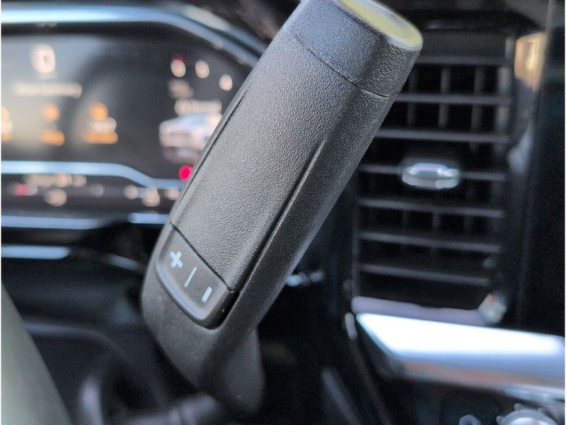 Used 2025 GMC Sierra 1500 SLTImage 27