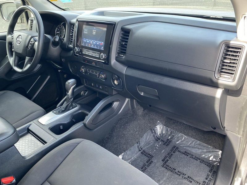 2022 Nissan Frontier SImage 11