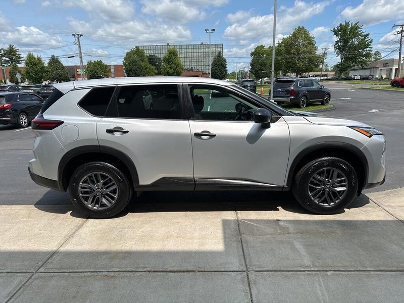 2024 Nissan Rogue SImage 4