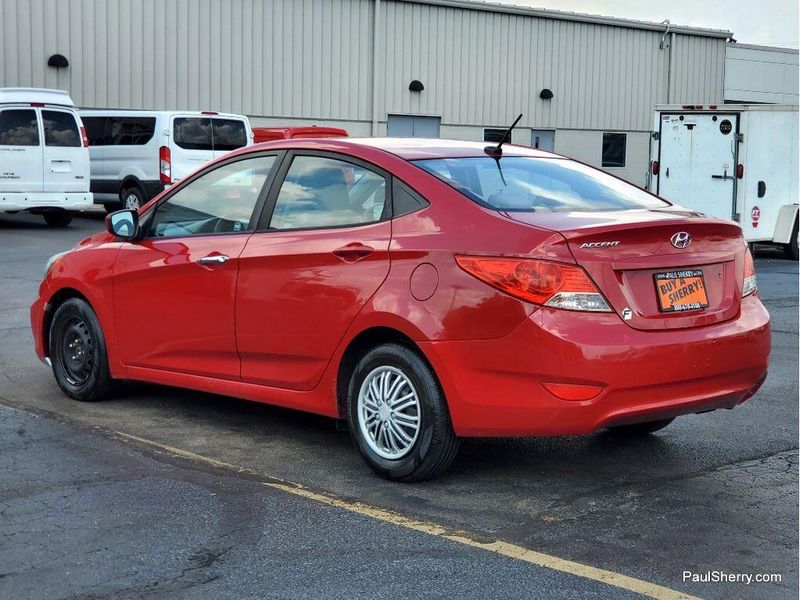 2013 Hyundai Accent GLSImage 7