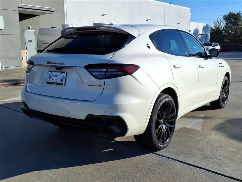 Used 2022 Maserati Levante ModenaImage 6