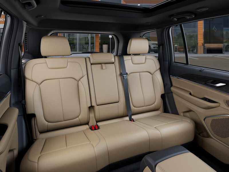 New 2026 Jeep Grand Cherokee Limited 4x4Image 15