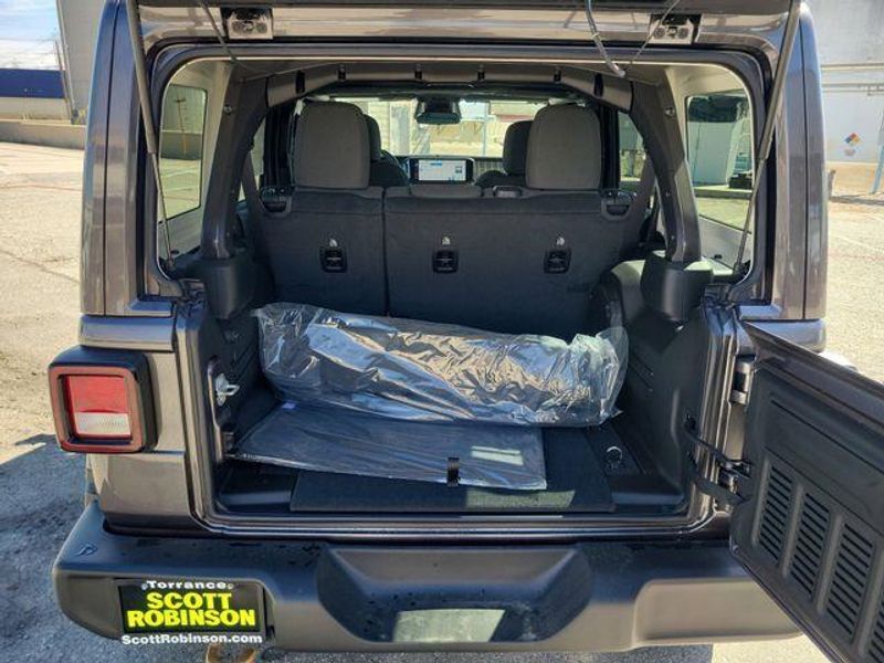 New 2026 Jeep Wrangler 4-door 85th Anniversary Edition