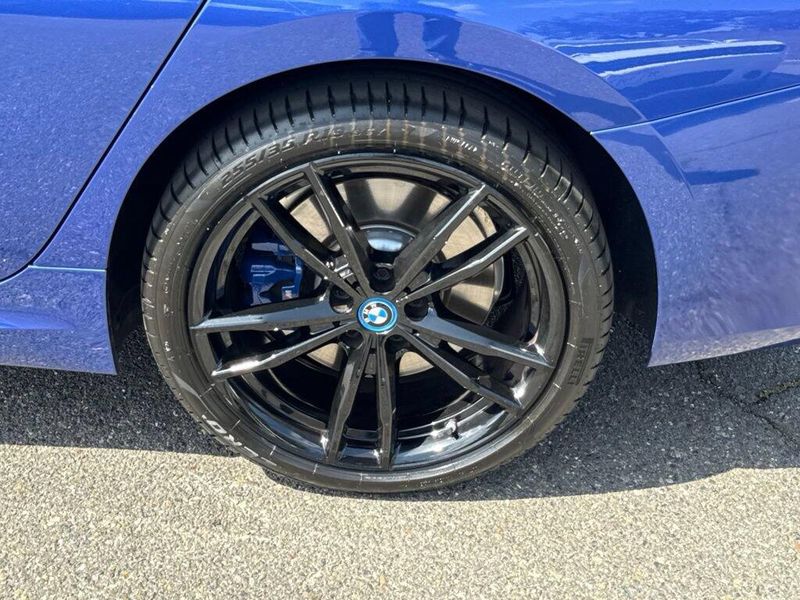 Used 2023 BMW 3 Series 330e iPerformanceImage 14