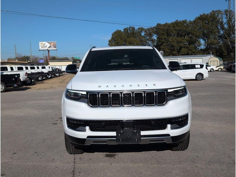 2023 Jeep Wagoneer L Series IIIImage 8