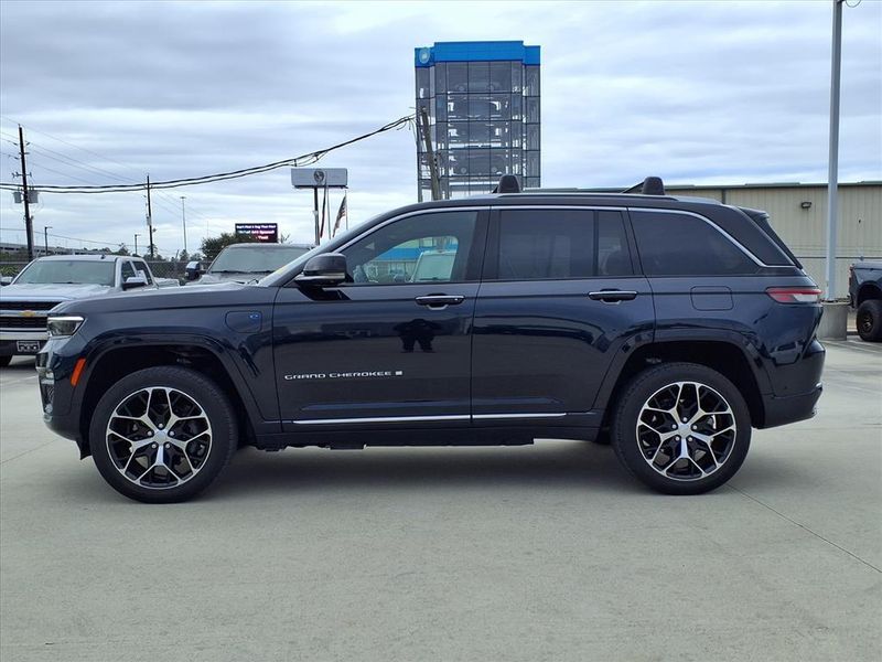 Used 2023 Jeep Grand Cherokee Summit Reserve 4xeImage 6