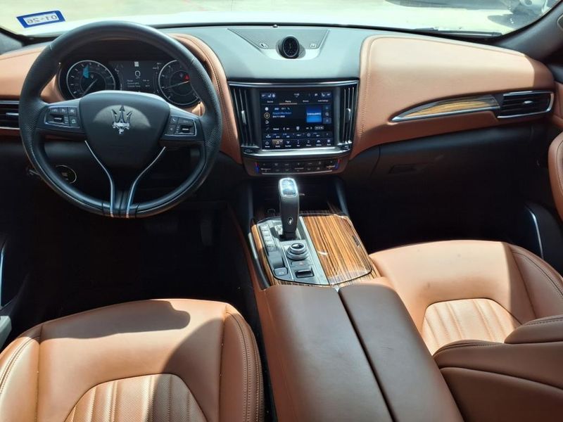 2022 Maserati Levante ModenaImage 4