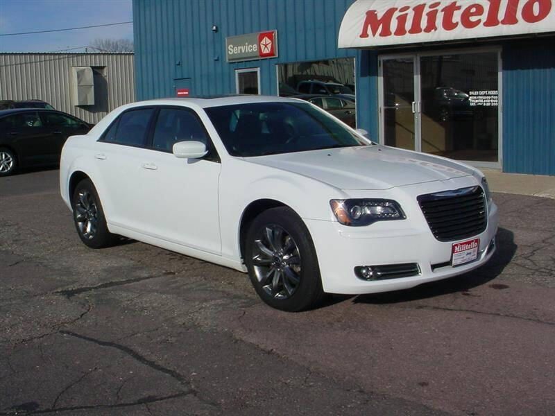 Used 2014 Chrysler 300 S AWD 4dr SedanImage 4
