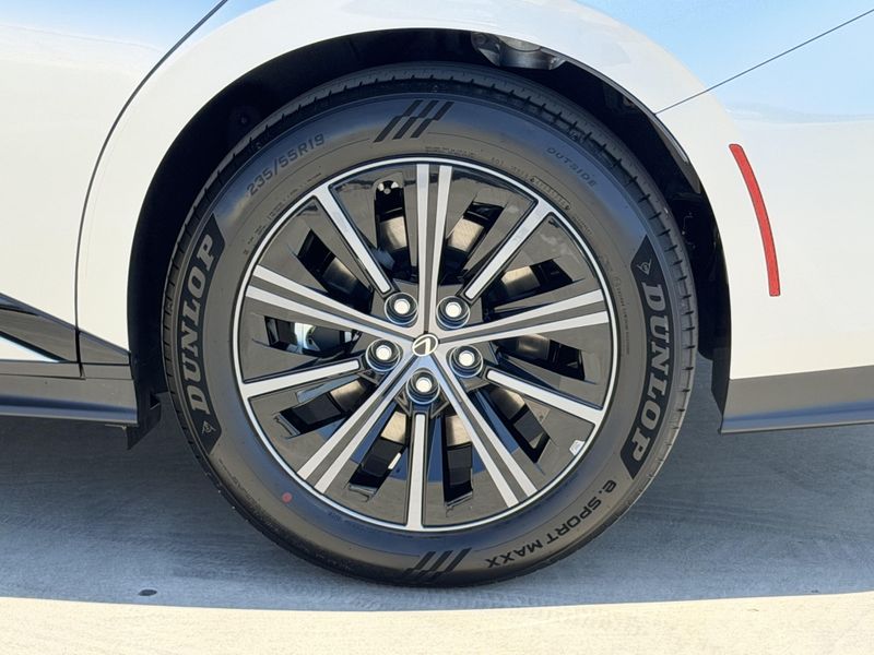 New 2026 Lexus ES 350e PremiumImage 16
