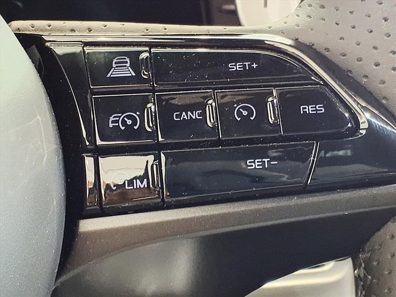 New 2025 Maserati Grecale TrofeoImage 17