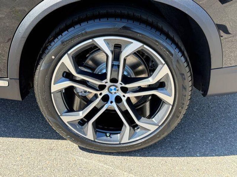 New 2026 BMW X5 xDrive40iImage 14