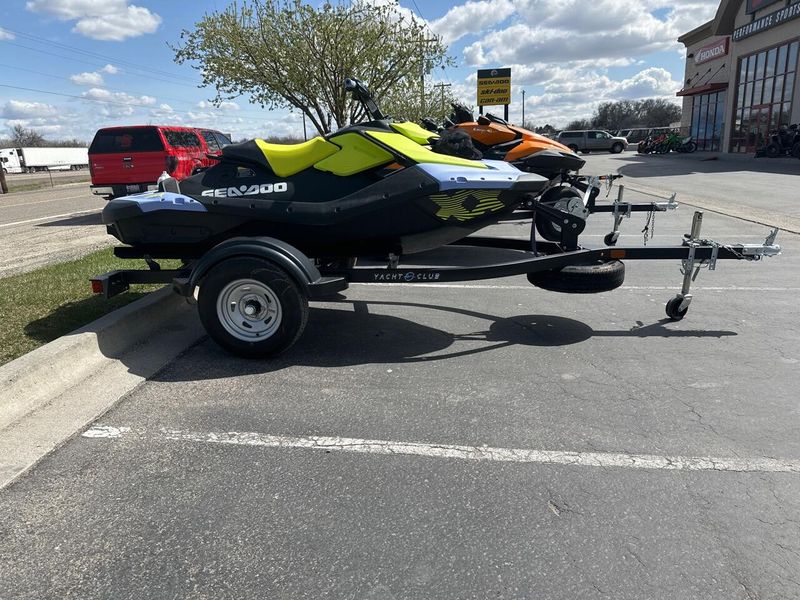 2024 YACHT CLUB SINGLE PLACE PWC WITH 13 TIRES 