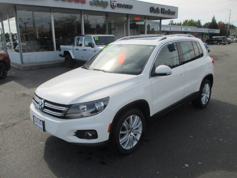 2012 Volkswagen Tiguan Image 2