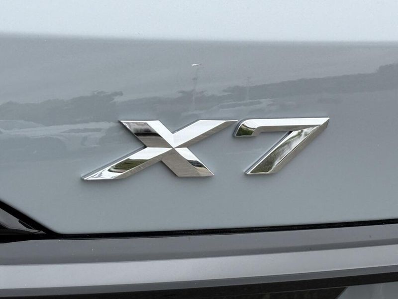 2026 BMW X7 xDrive40iImage 13