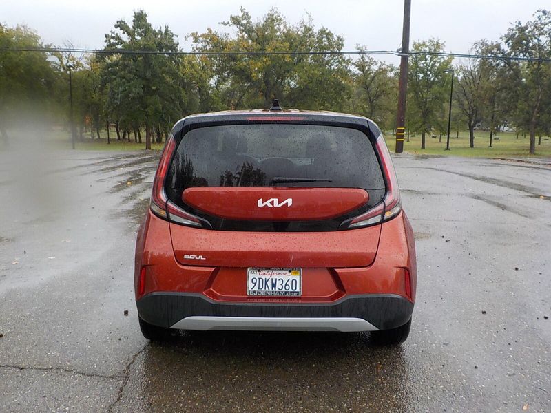 2023 Kia Soul LX S photo 3