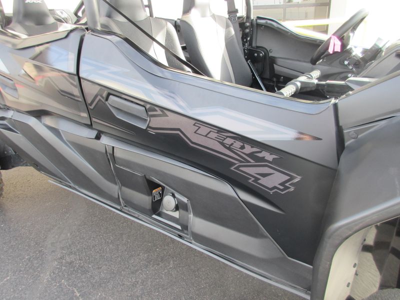USED 2026 KAWASAKI TERYX KRX41000 BLACKOUT EDITION Image 10