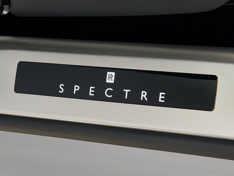 2024 Rolls-Royce Spectre Image 24