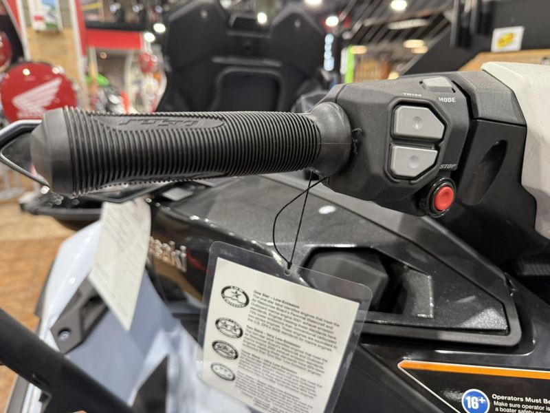 2025 Kawasaki JET SKI ULTRA 160LX-S ANGLER Image 9