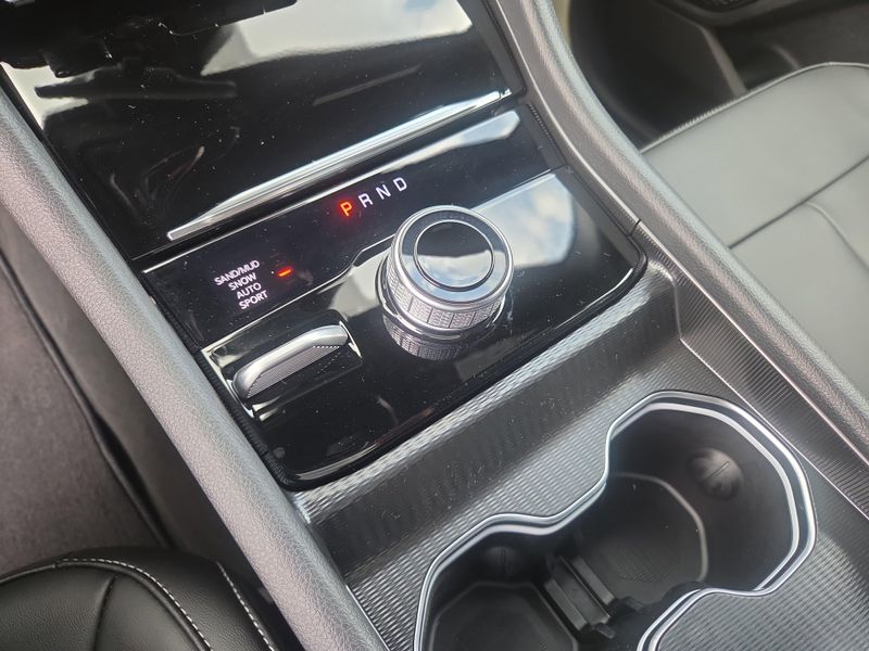 2025 Jeep Grand Cherokee Limited photo 12