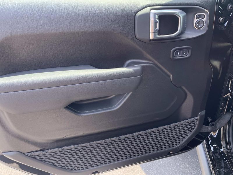 New 2026 Jeep Wrangler 4-door Rubicon