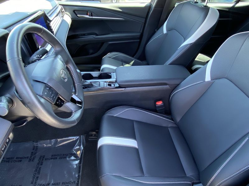 Used 2025 Toyota Camry SEImage 15