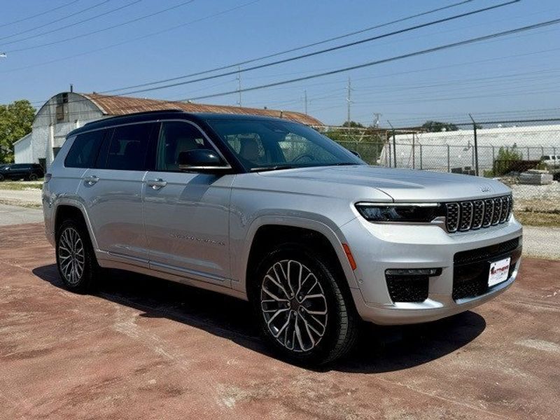 2024 Jeep Grand Cherokee L Summit Reserve 4x4Image 3