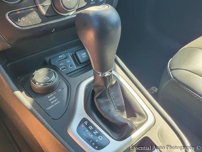 2018 Jeep Cherokee Latitude photo 11