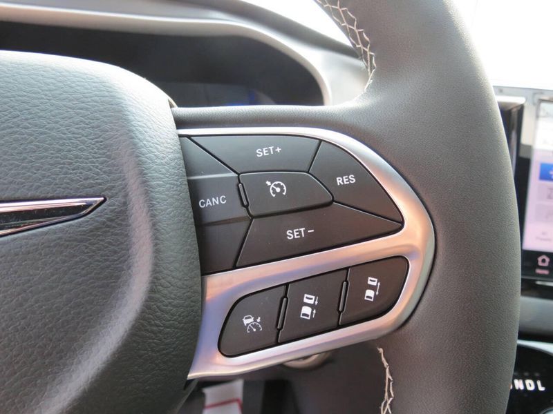 New 2026 Chrysler Voyager LxImage 14