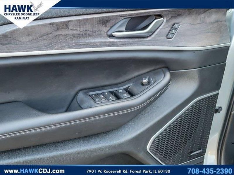 2022 Jeep Grand Cherokee Limited photo 10