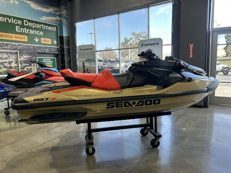 New 2025 Sea-Doo RXT-X 325 (SOUND SYSTEM) Image 18