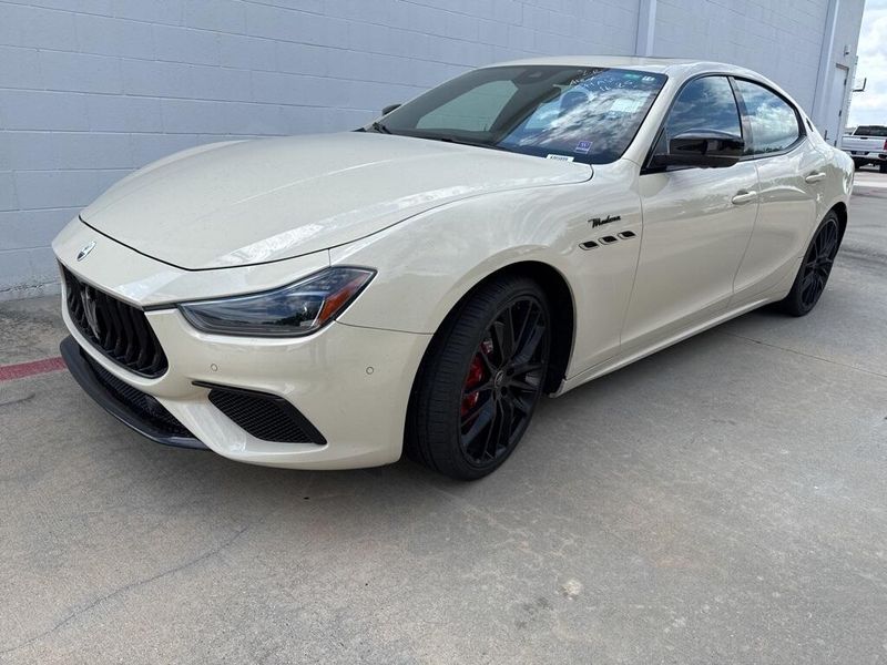 2022 Maserati Ghibli ModenaImage 2