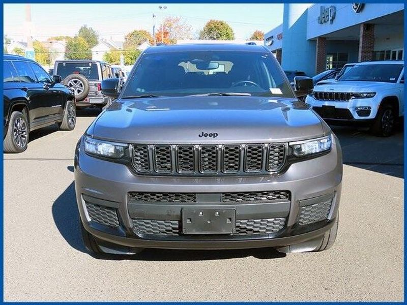 2021 Jeep Grand Cherokee L LaredoImage 3