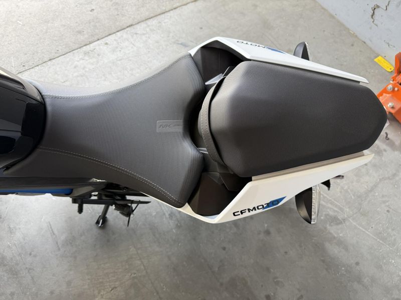 New 2025 CFMOTO 300NK Image 7