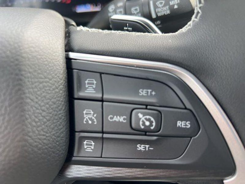 2025 Jeep Grand Cherokee Laredo X 4x4