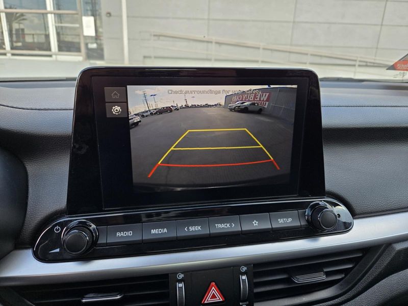 2022 Kia Forte LXS photo 8