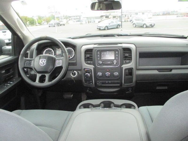 Used 2018 RAM 1500 ExpressImage 28