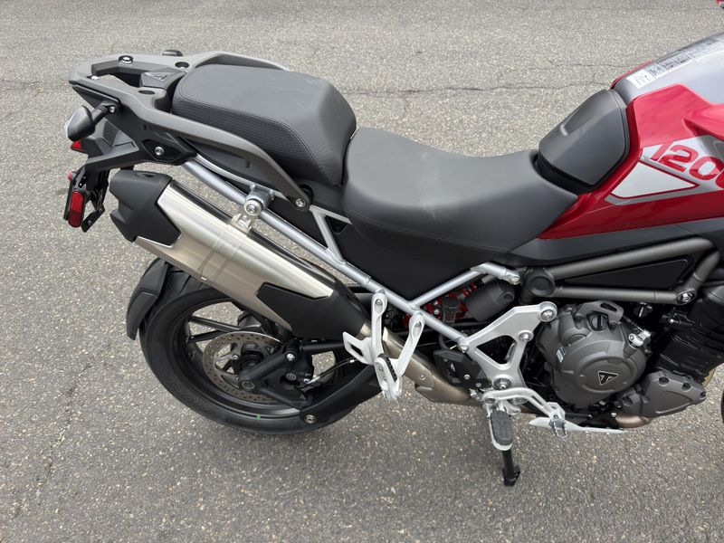 2025 Triumph Tiger 900 GT Pro - CARNIVAL RED - SAPPHIRE BLACK 