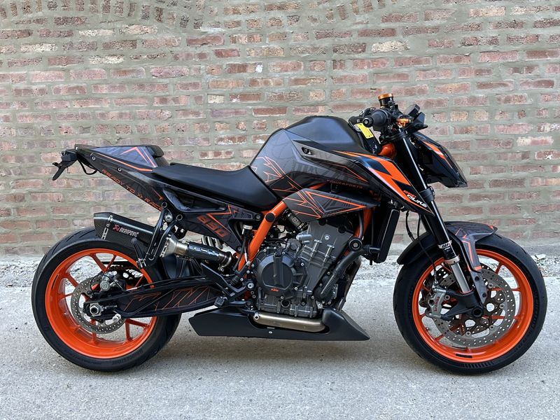 2022 KTM 890 DUKE R  Image 1