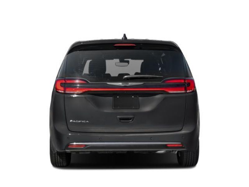 2026 Chrysler Pacifica LimitedImage 5