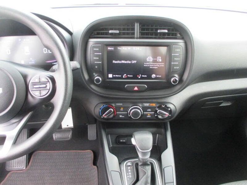 Used 2023 Kia Soul LXImage 17