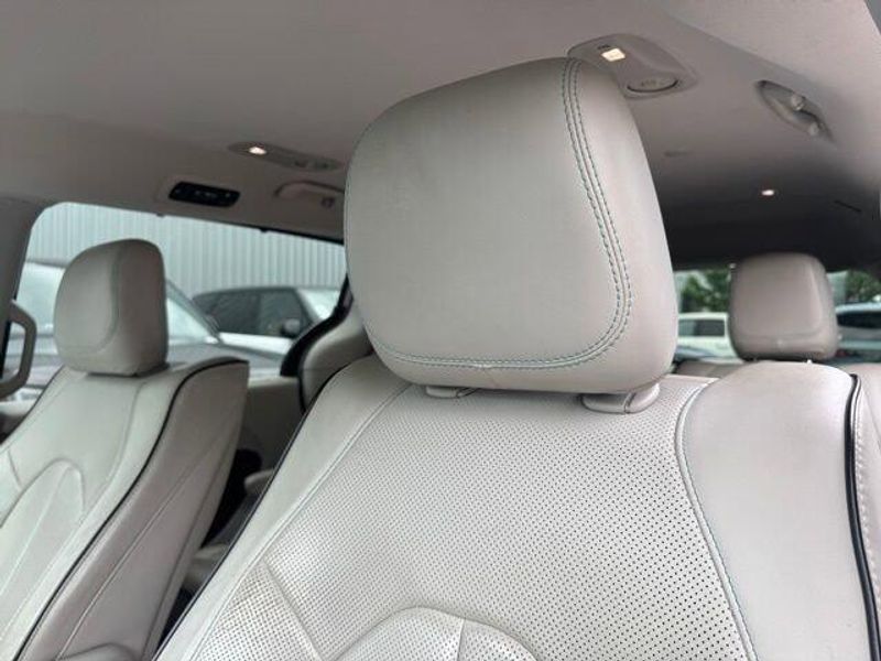 2018 Chrysler Pacifica Hybrid Limited