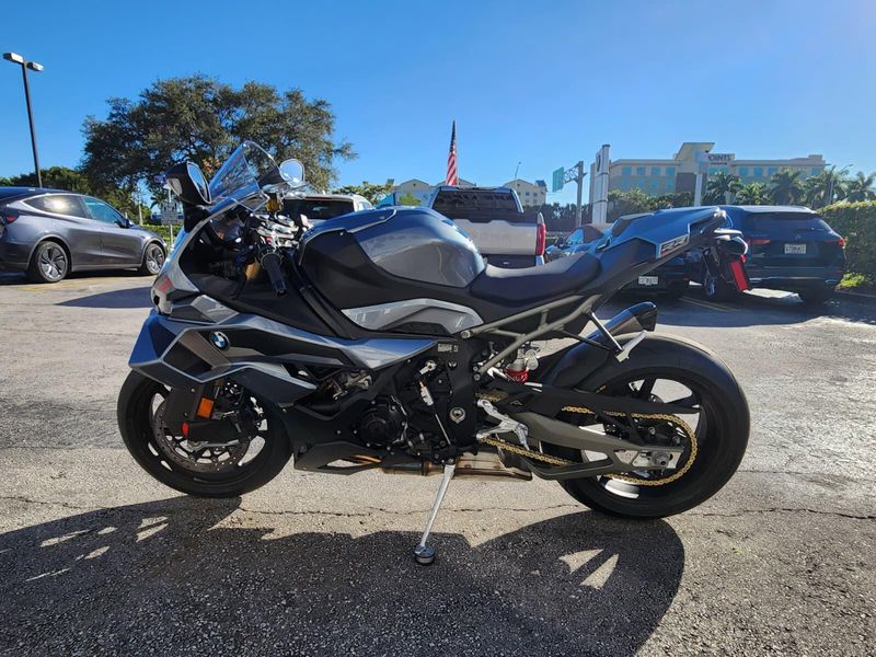 2026 BMW S 1000 RRImage 1