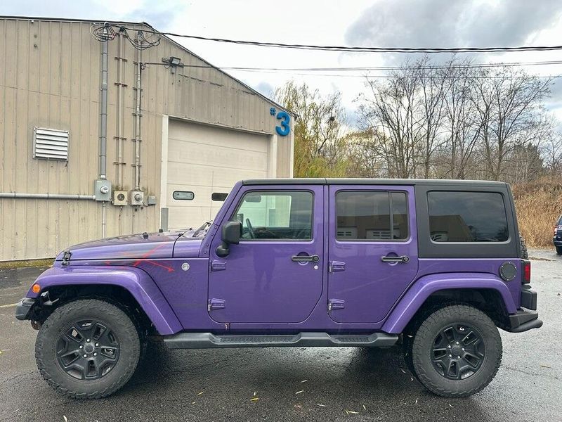 2016 Jeep Wrangler Unlimited Sahara photo 2