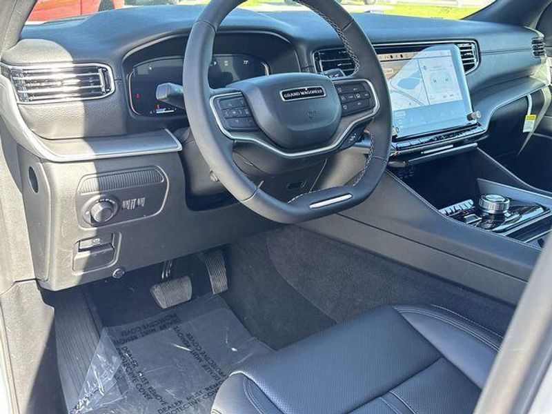 2026 Jeep Grand Wagoneer Limited Altitude 4x4Image 16