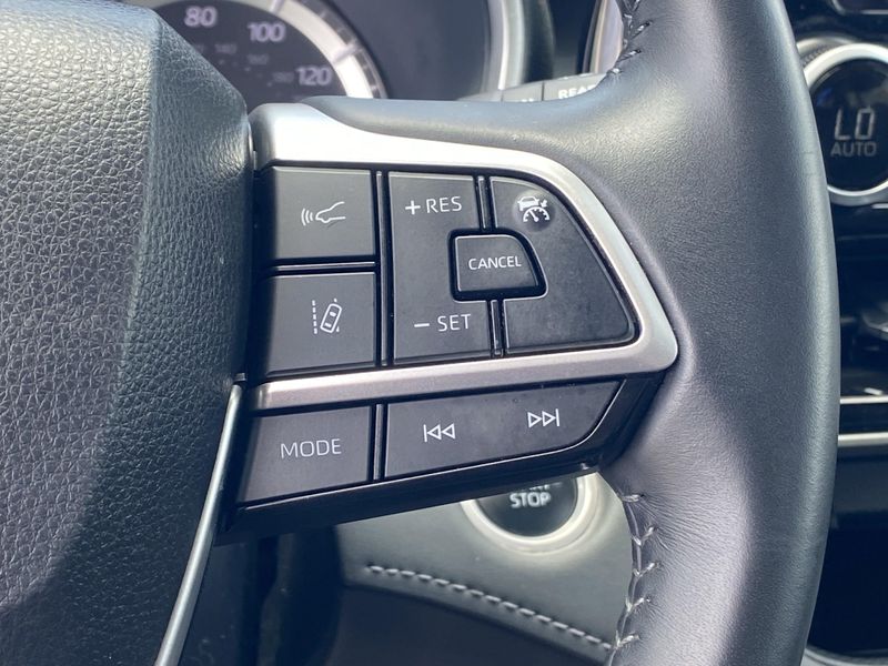 Used 2024 Toyota Highlander XLEImage 27