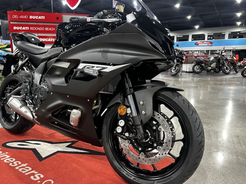 Used 2024 Yamaha YZF-R7 CA Image 12