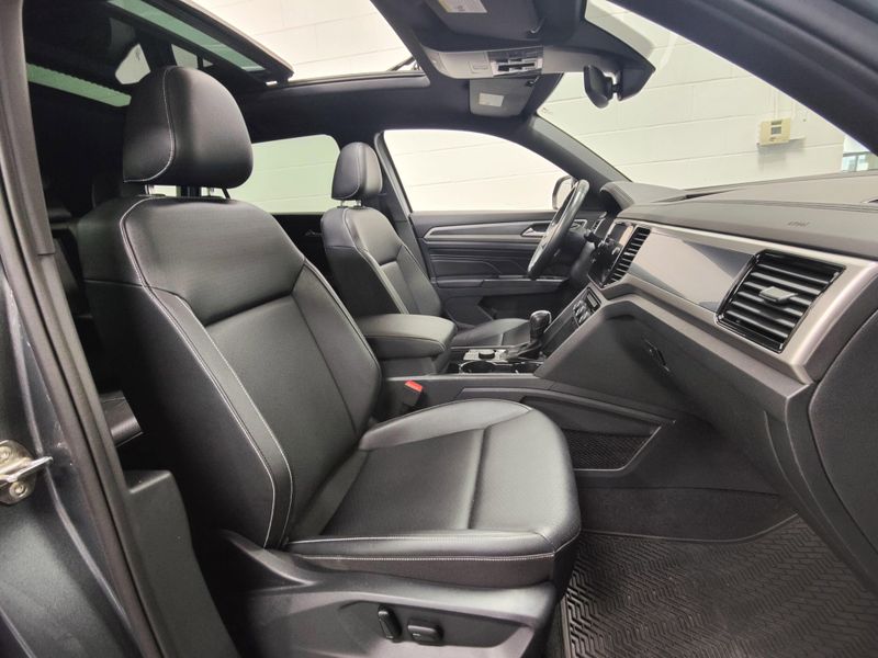 Used 2020 Volkswagen Atlas Cross Sport SEL AWD w/Sunroof/NavImage 5