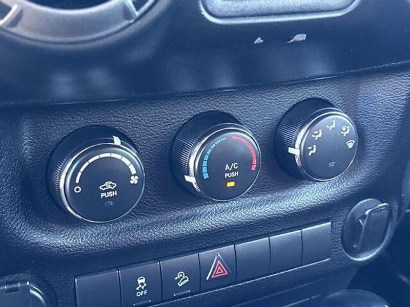 Used 2017 Jeep Wrangler Unlimited SportImage 29