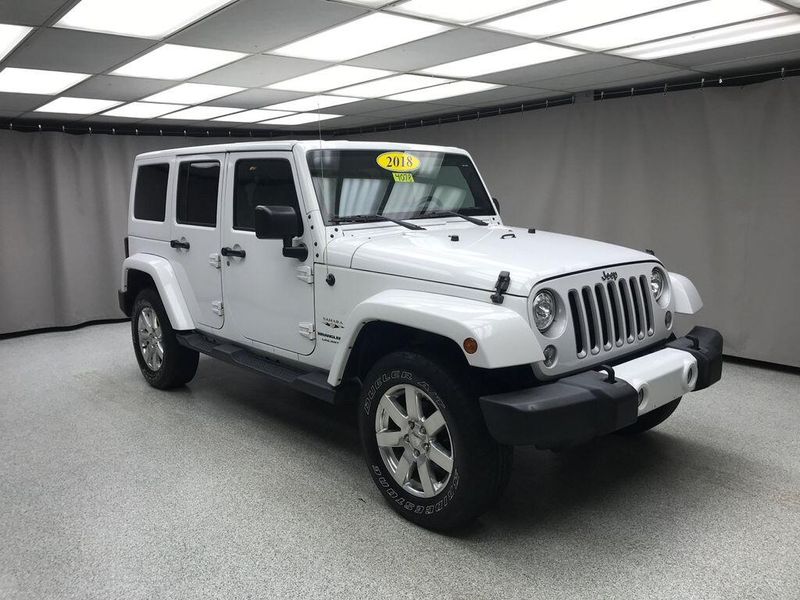 Used 2018 Jeep Wrangler JK Unlimited SaharaImage 17